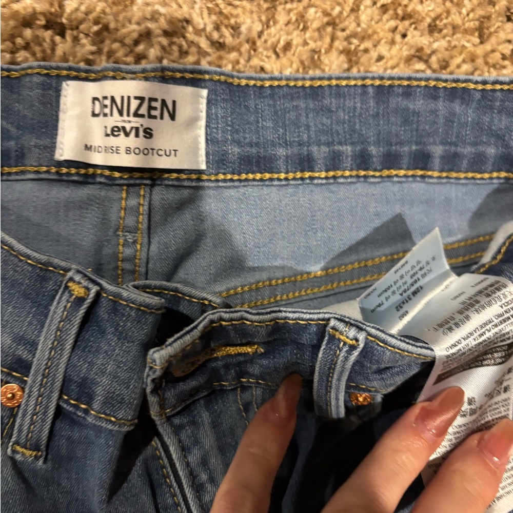 6 pairs of jeans for sale (4 Maurice’s, 1 universal thread, and 1 Denizen) - Picture 10 of 11